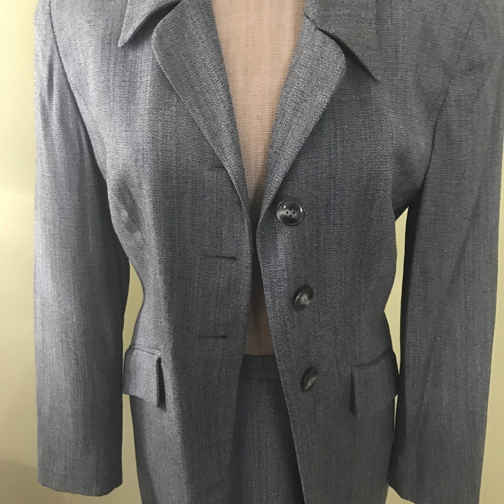 Gray Suit - image 4